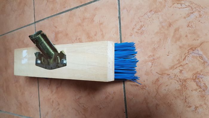 Balai cantonnier à douille métal bleu - photo numéro 6