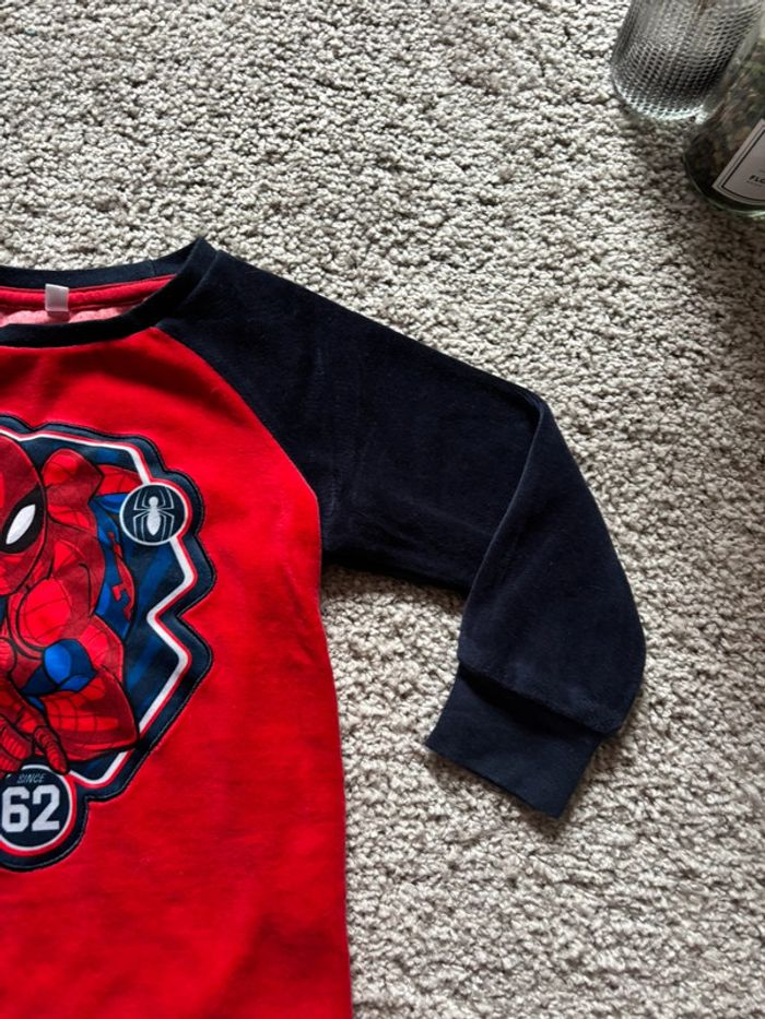 🌺Haut de pyjama en velours Disney Marvel Spider-Man rouge et bleu foncé Taille 24mois/92cm🌺 - photo numéro 4