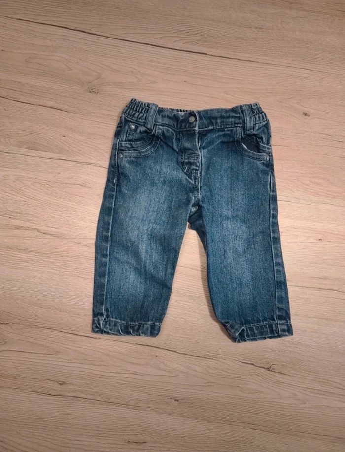 Lot jean 6 mois - photo numéro 3