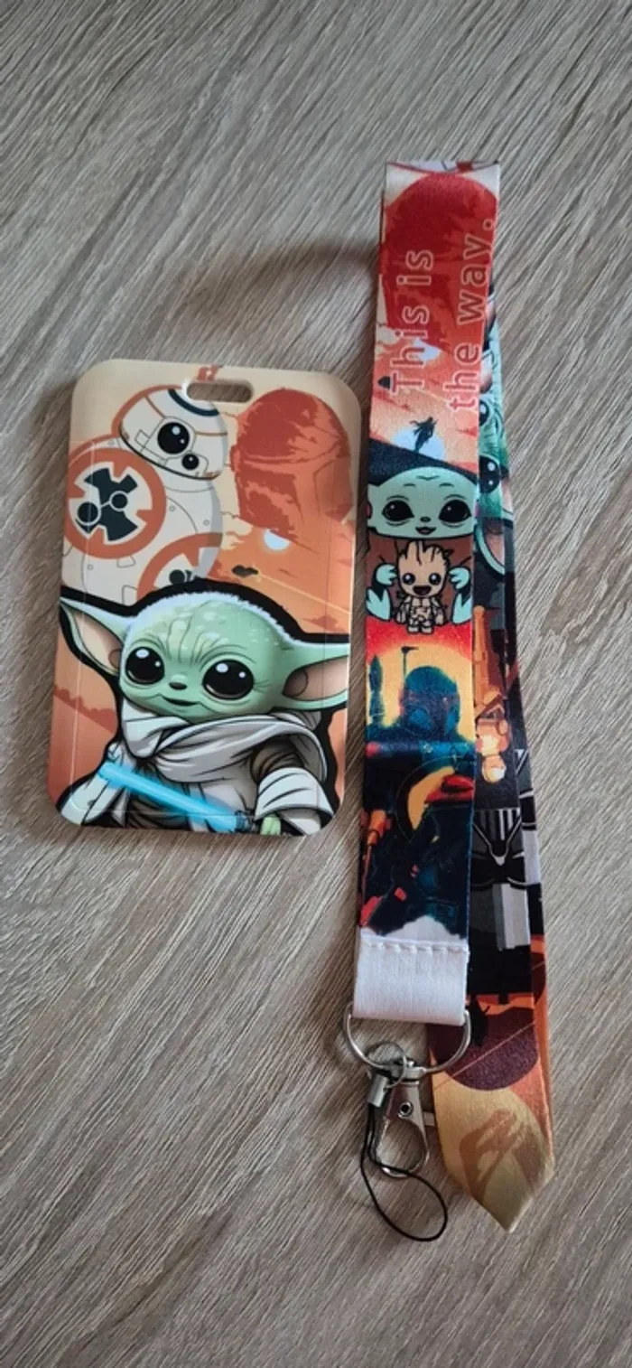 Porte carte d'identité Star Wars avec lanière fantaisie.