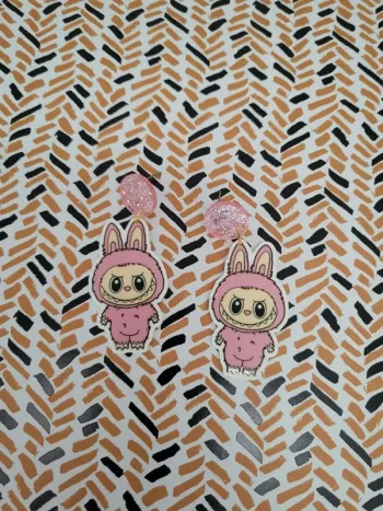 Boucles d'oreilles labubu