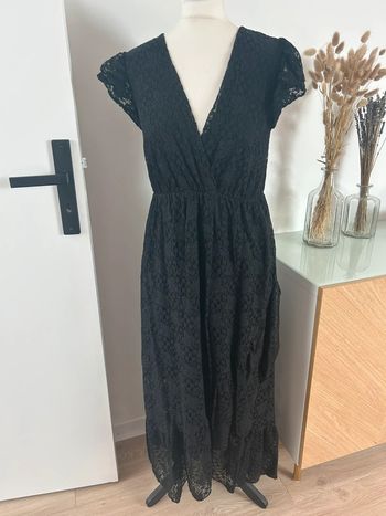 Robe longue noire dentelle