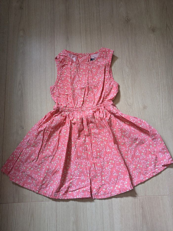 Gros lot robes fille 5 ans, pantacourt et chemise de nuit - photo numéro 9