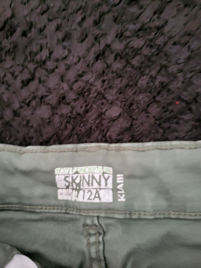 Vends jean skinny garçon - photo numéro 2