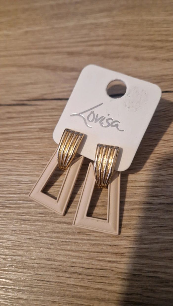 Boucle d'oreille neuve lovisa