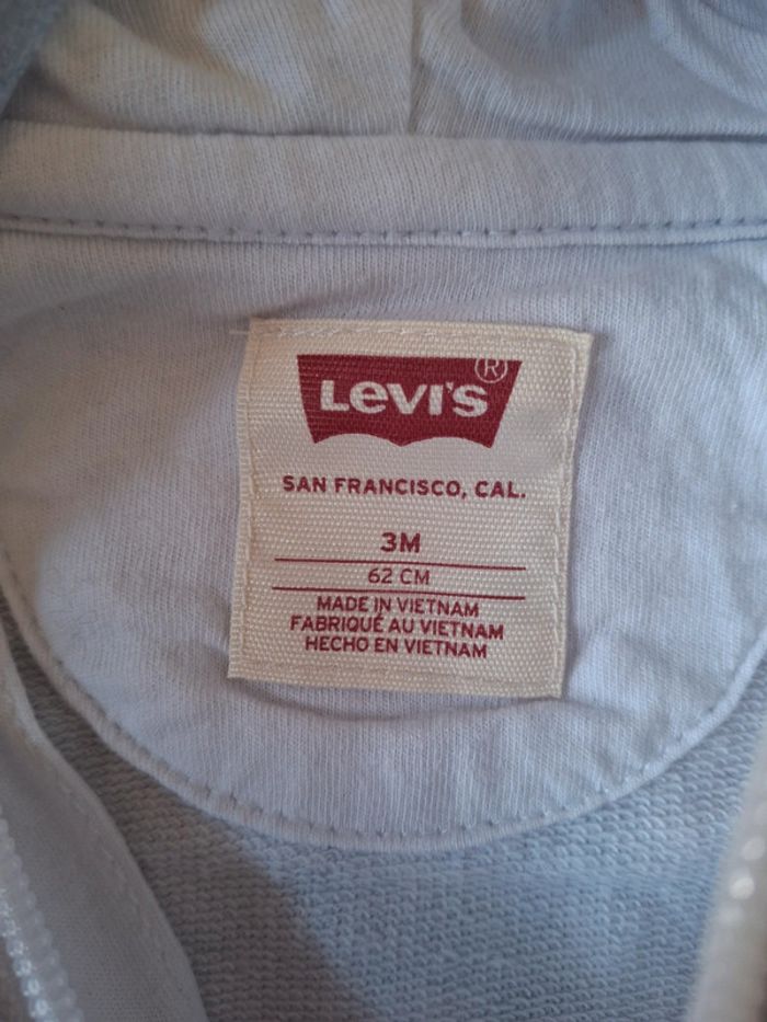 Combinaison levis 3 mois neuve - photo numéro 3