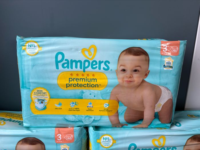 Lot de trois paquets de couches Pampers premium protection Taille 3 6/10 kg 46 couches x3 - photo numéro 2