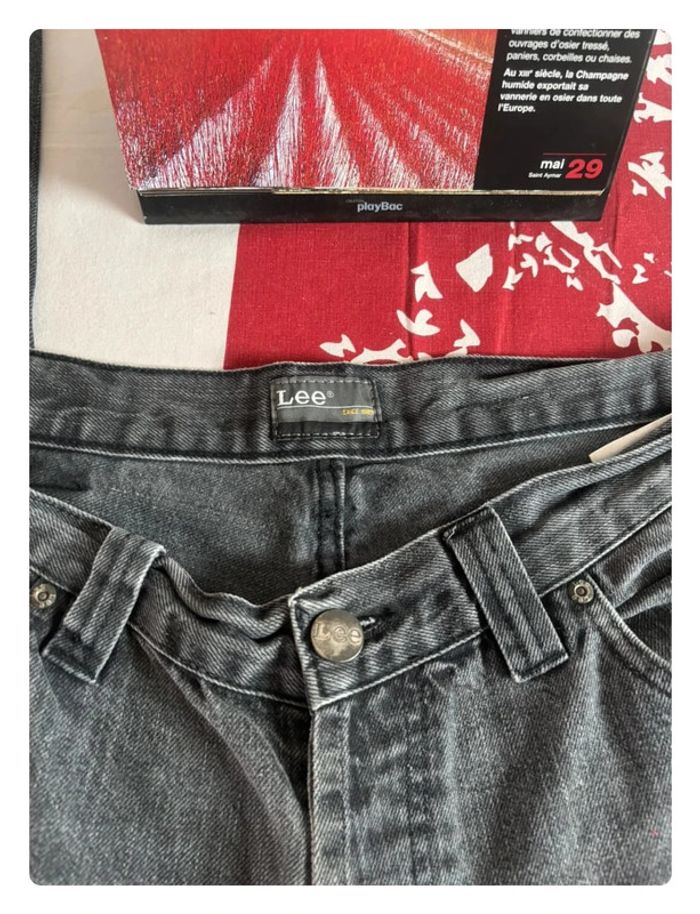 Jeans Lee gris taille 44 coupe droite patte large - photo numéro 6