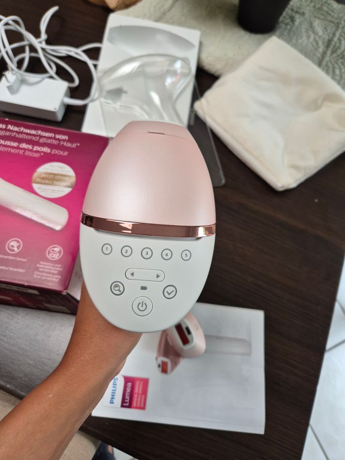 Épilateur lumière pulsée philips lumea prestige - photo numéro 2