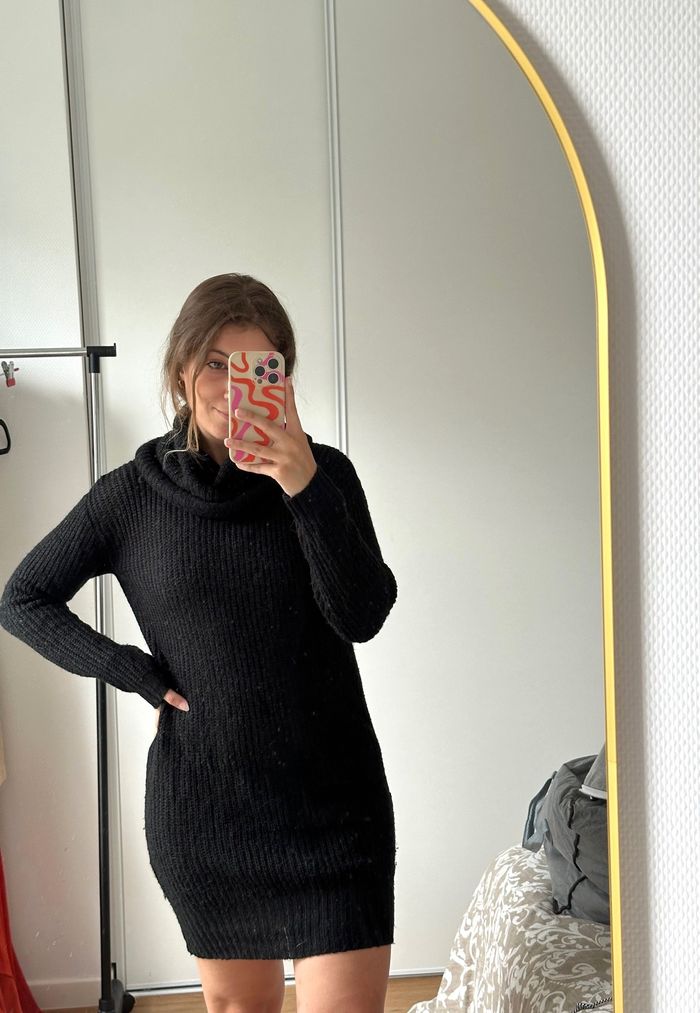 Robe pull col roulé noir