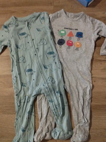 Deux pyjamas