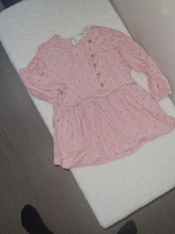Très jolie robe zara avec étoile 12/18 mois