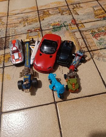 : Lot de 8 Petites Voitures et Véhicules Divers