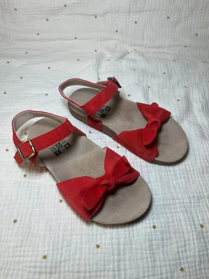 Sandales Bonton rouges – Taille 30 – Cuir & daim