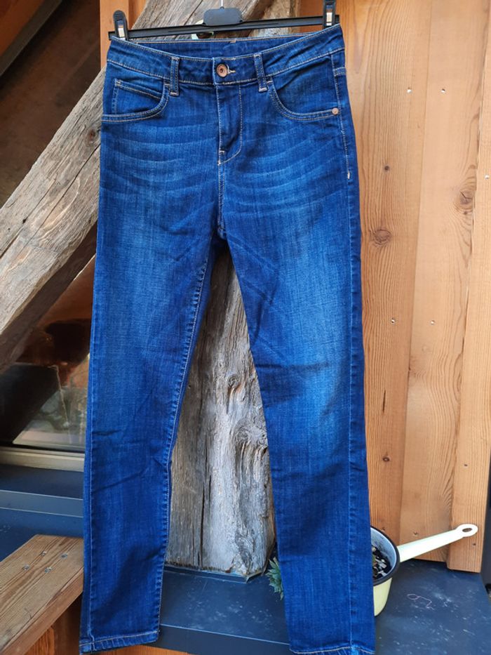 Superbe jeans slim United Colors of Benetton, boyfriend, taille 25 pu 14/16 ans, mixte