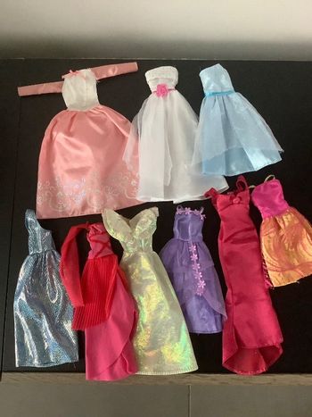 Lot robes barbie