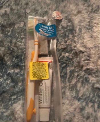 1 kit voyage spécial dentaire neuf 