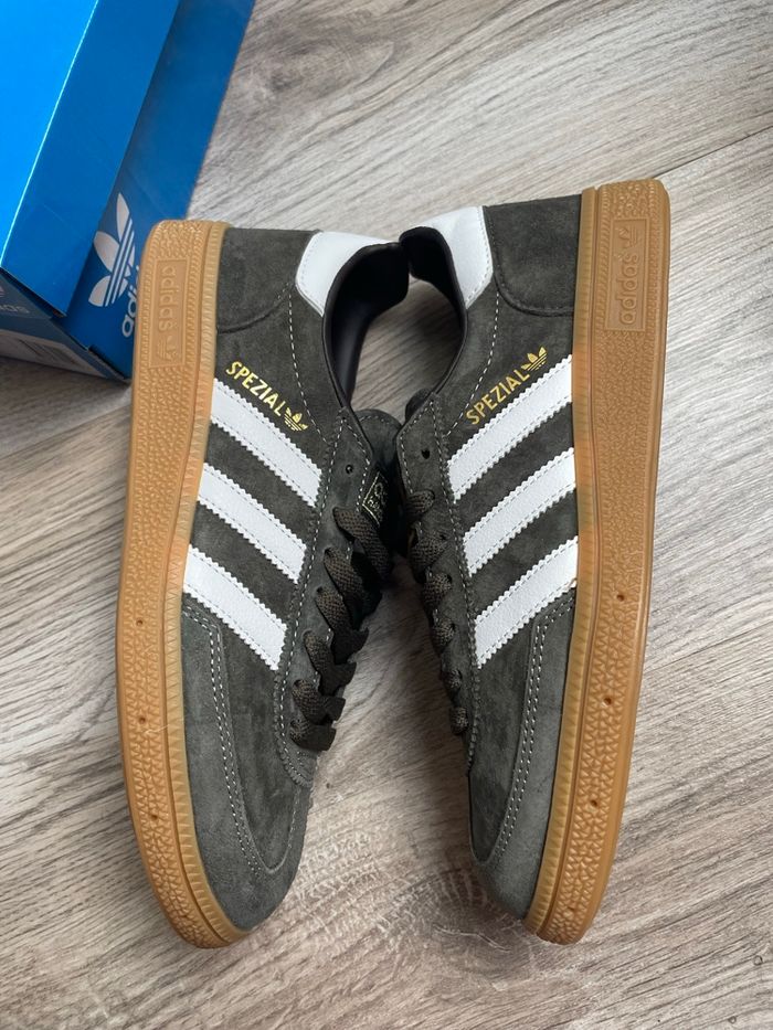Spezial gris taille 38 - photo numéro 3
