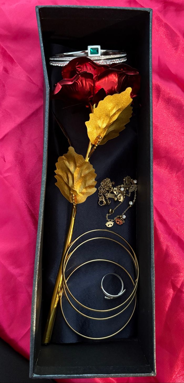Coffret rose éternel avec ses bijoux en acier inoxydable - photo numéro 9