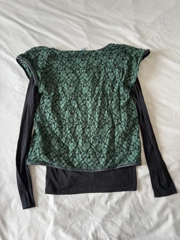 Haut Cop Copine dentelle vert et noir + broche nœud similicuir – Taille 36 - photo numéro 3