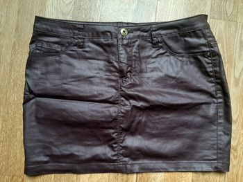 Jupe brillante façon simili