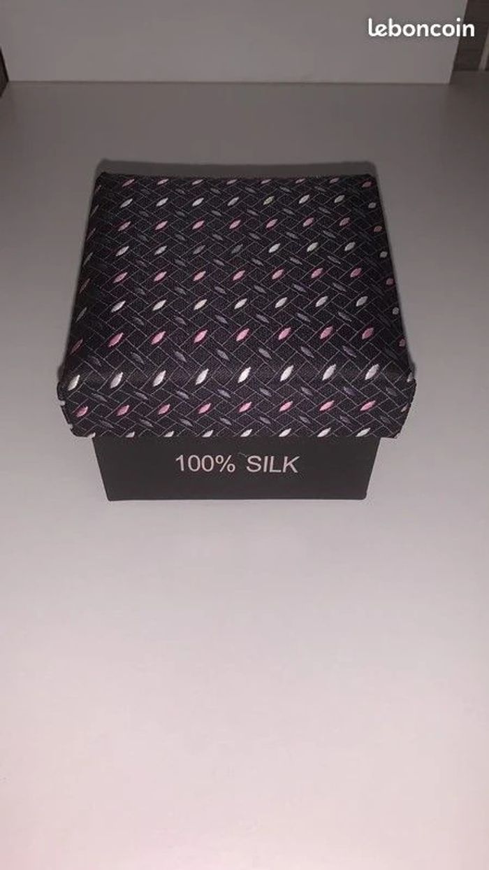 Lot de 2 boutons de manchette en soie neufs - photo numéro 3