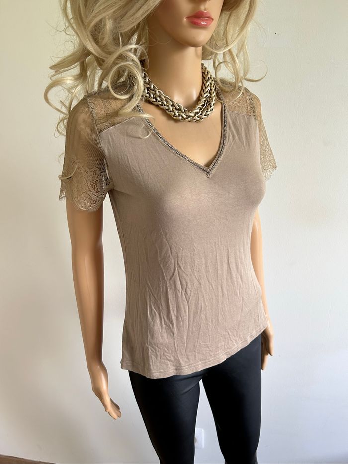Teeshirt beige kaki avec dentelle Morgan taille S TBE - photo numéro 2