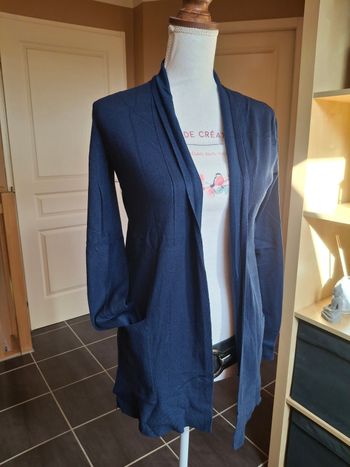 Gilet fin bleu marine simple