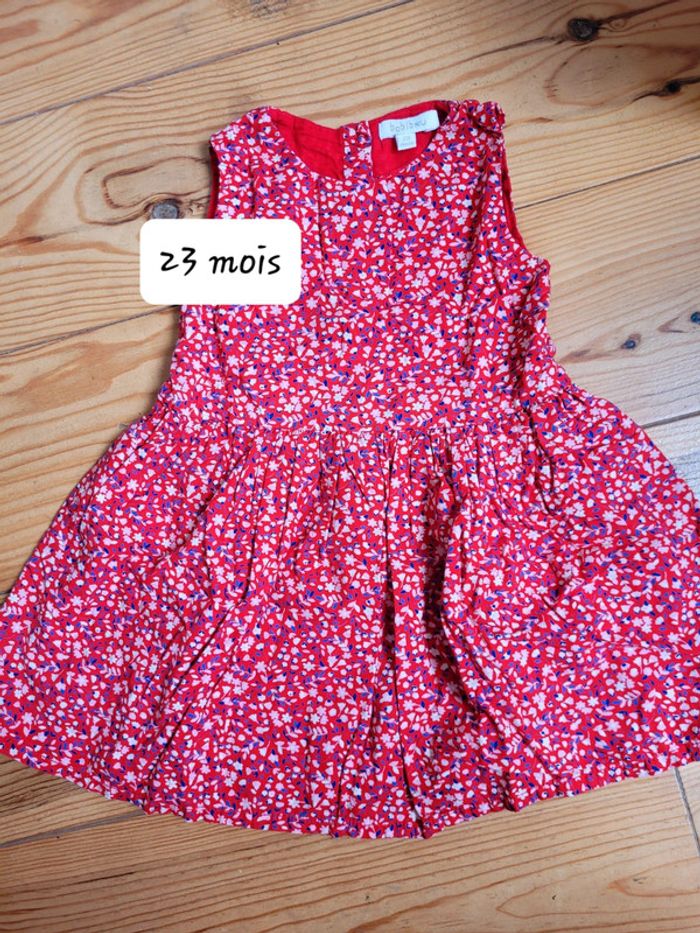 Robe rouge fleurie (23 mois)