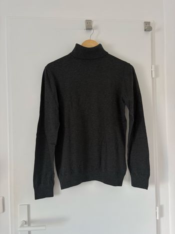 Pull à col roulé gris foncé 