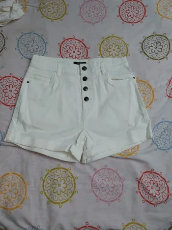 Short femme blanc 36 neuf Kiabi