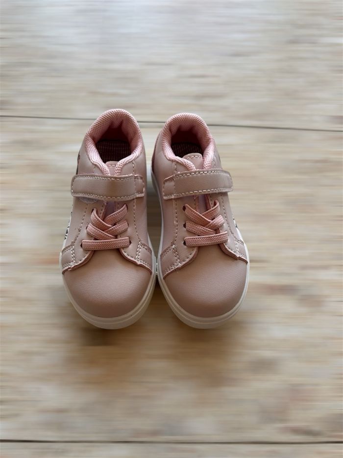 Basket scratch motif Minnie taille 20 - photo numéro 3