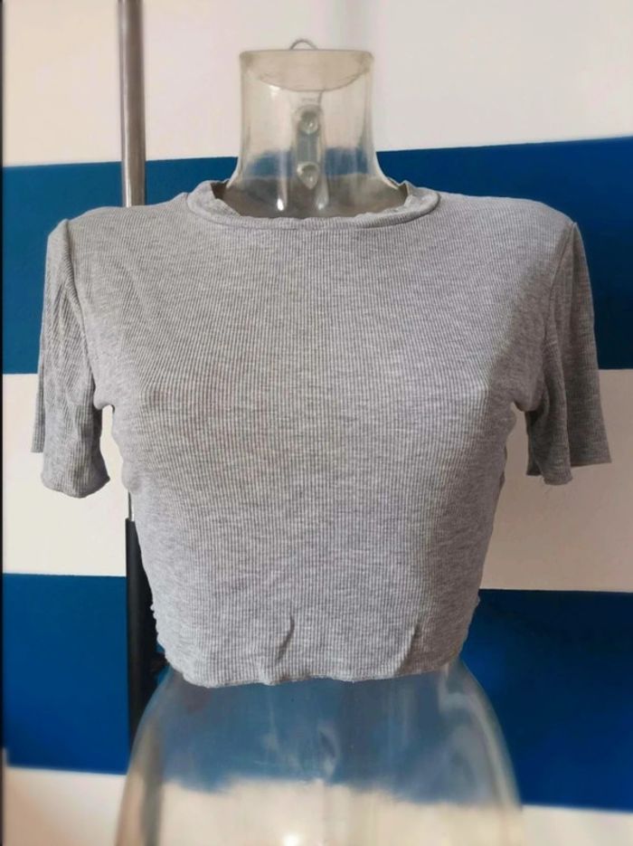 Crop  top  gris manches courtes femme  taille  38/40