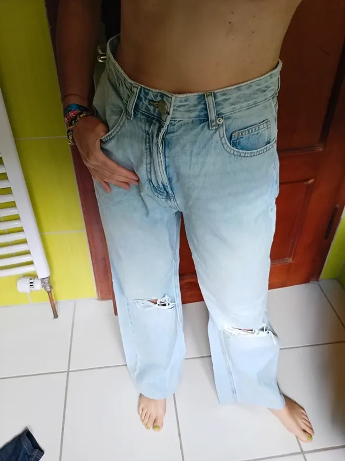 Jeans femme bleu clair large avec trous FB Sister