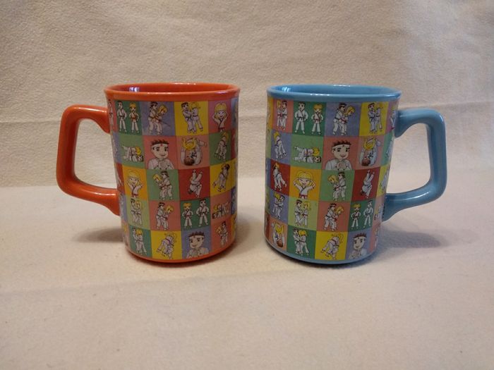 2 mugs Ferrero