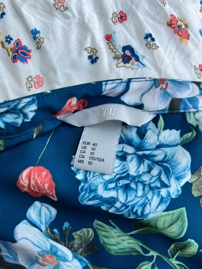 H&M - Blouse chemise bleu marine à fleurs motif floral - photo numéro 3