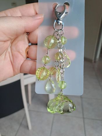 Bijou de sac ou porte clé lapin vert