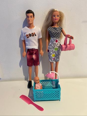 Famille de poupées avec accessoires – Simba