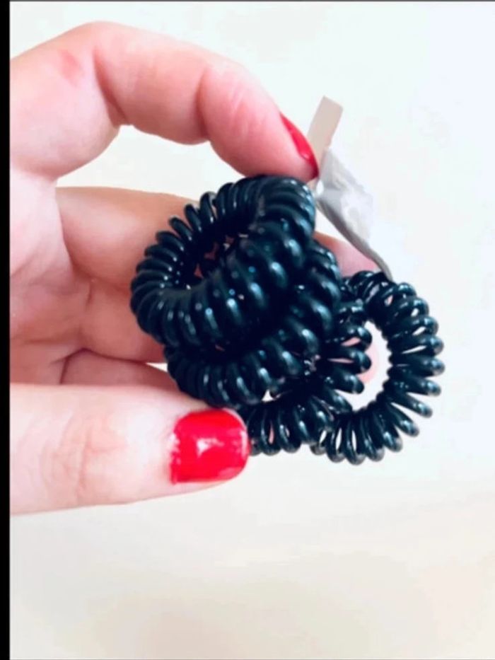 Lot 4 élastiques noir neuf hema style invisibobble - photo numéro 3
