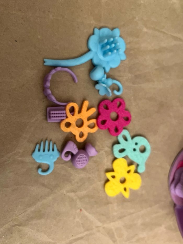 Hasbro Trolls 2015 – Salon de coiffure Trolls DreamWorks – figurine + accessoires - photo numéro 11