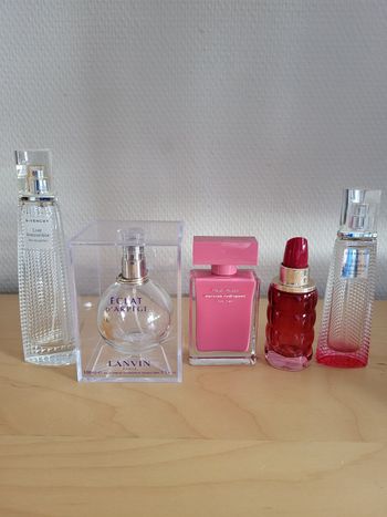 Lot de flacons de parfum vides divers