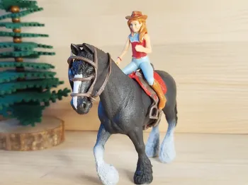 Schleich cavalière rousse figurine personnage animal équitation