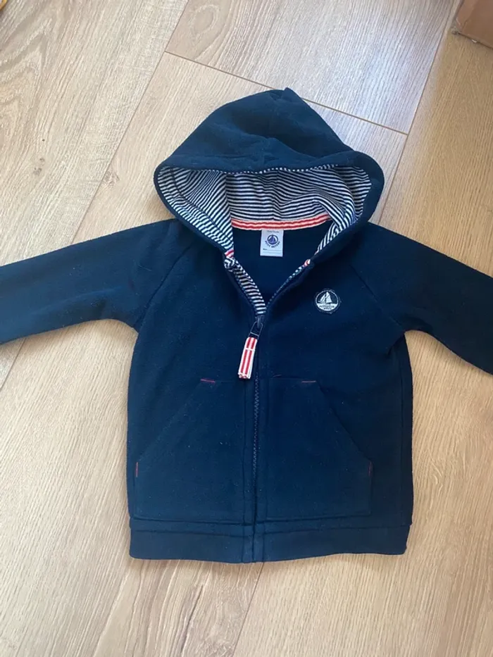 Petit gilet en polaire petit bateau bleu marine
