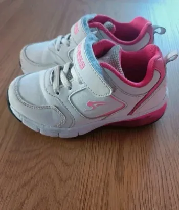 Baskets Airness pointure 26