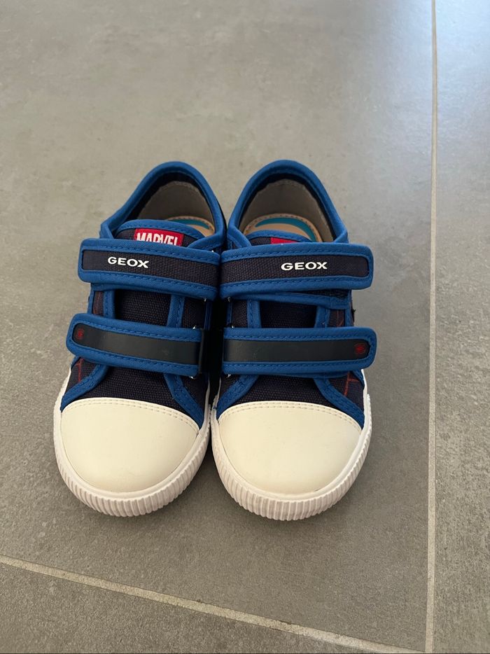 Chaussures Geox Spiderman taille 26 Neuve - photo numéro 2