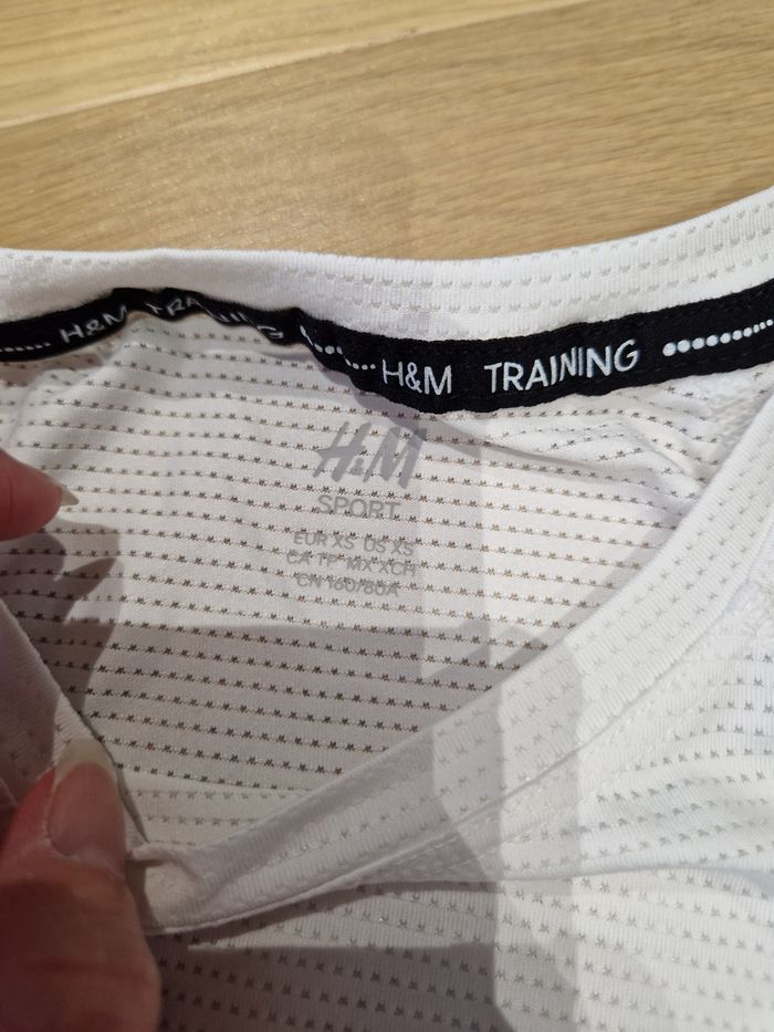 Tee-shirt sport H&M neuf - photo numéro 7