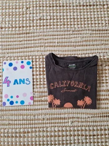 🌴 T-shirt fille KIABI - 4 ans 🌴