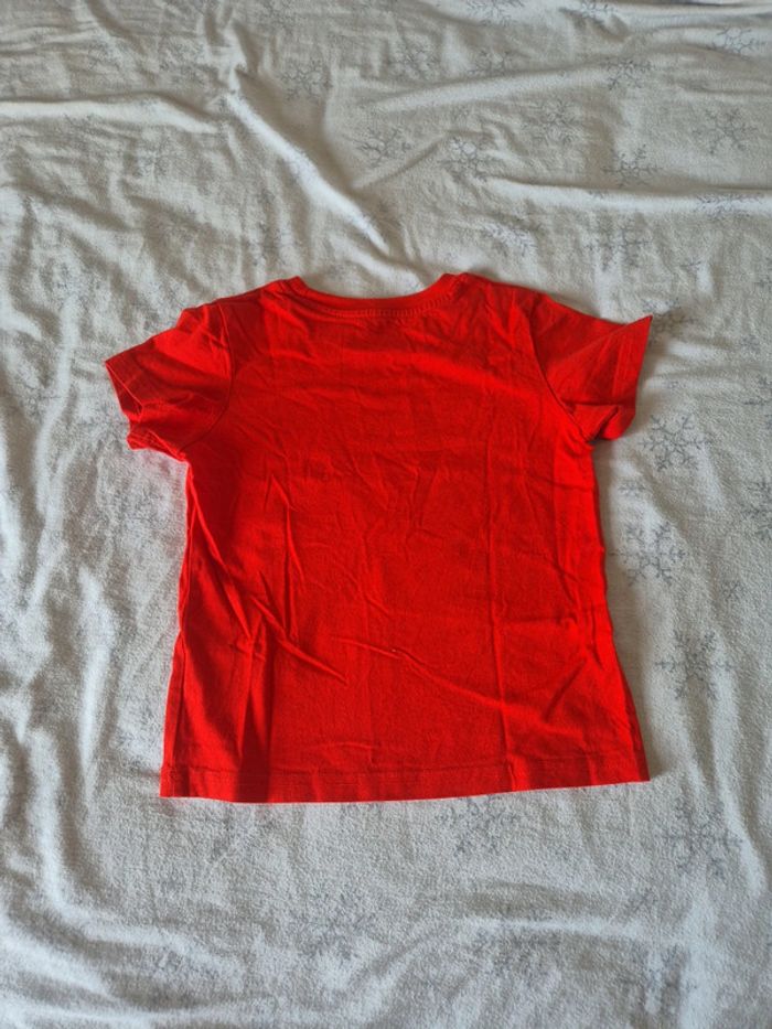 T shirt rouge 7 ans - photo numéro 3
