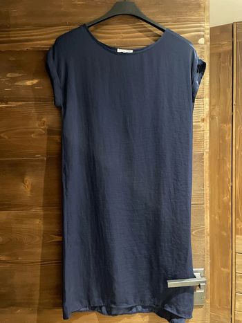 Robe tee shirt aspect satiné bleu marine