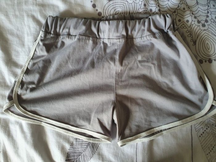 Short gris